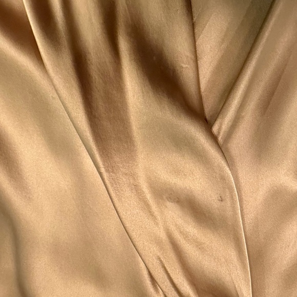 Dana Buchman Gold 100% Silk Cross Front V-neck Blouse Size 12/Large MSRP $325 - Picture 6 of 9